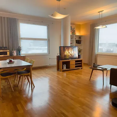 100 Square Meter 4-Room Central Smart Apt Apartment *