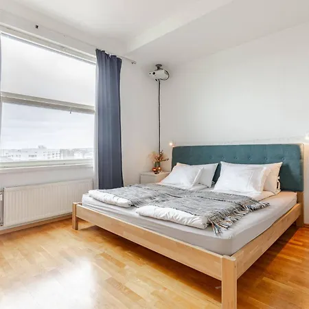 Apartment 100 Square Meter 4-room Smart *