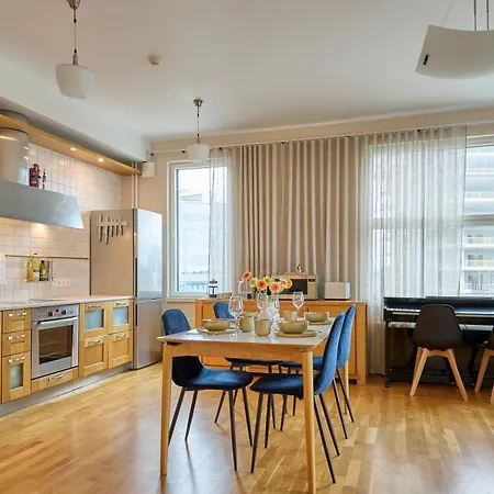Apartment 100 Square Meter 4-room Smart *
