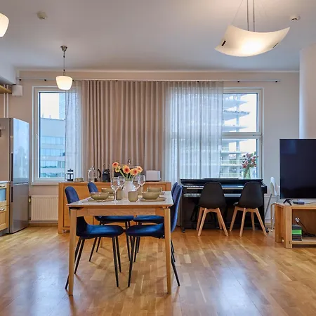 Apartment 100 Square Meter 4-room Smart *